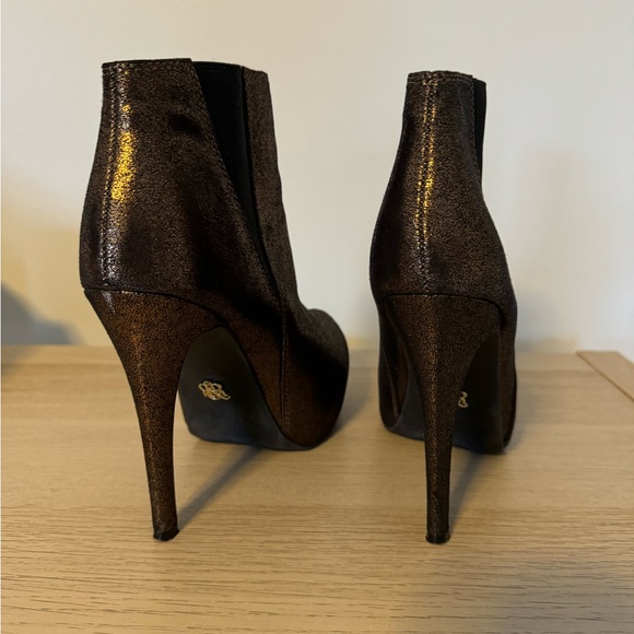 Rock & Republic Georgine Bronze Metallic Platform Bootie - Picture 5 of 6